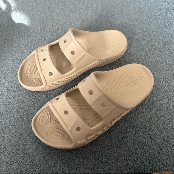 Croc Slides - Picture 2 of 3
